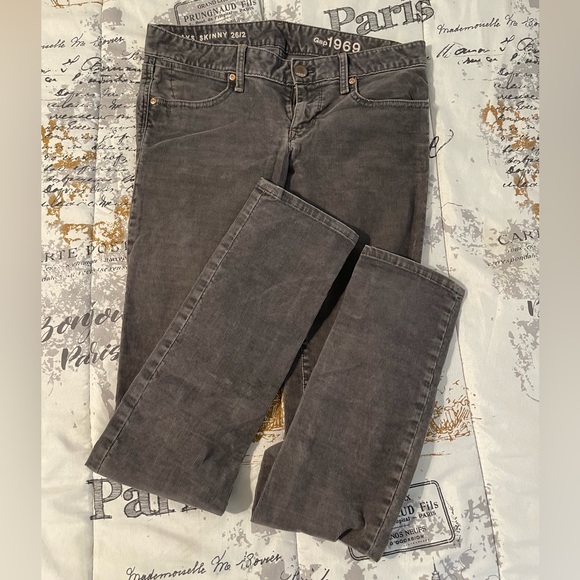 Women’s Gap Skinny Corduroy Pant - Picture 3 of 7